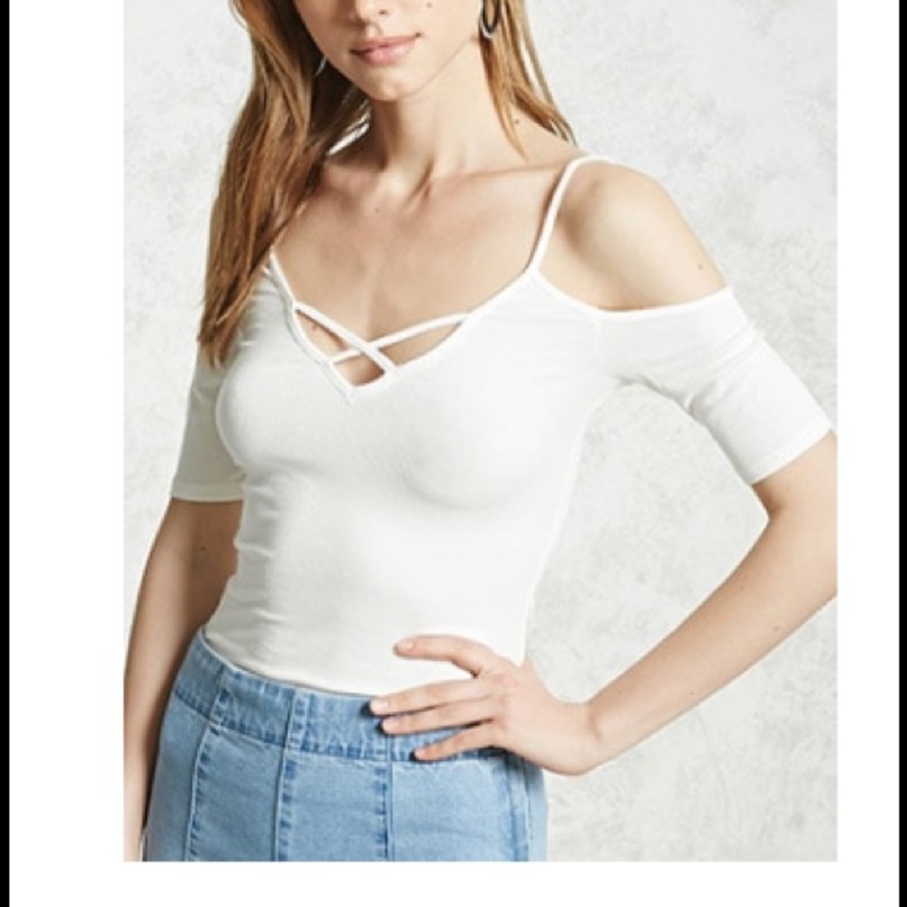 Open shoulder caged cami F21